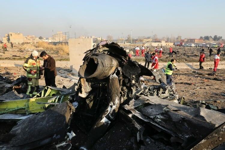 Các mảnh vỡ của máy bay Ukraine bị bắn rơi hôm 8/1 tại Tehran, Iran. Ảnh: AP.