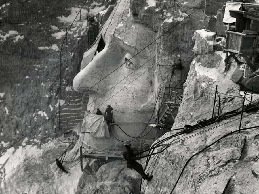 Cau chuyen phia sau 4 guong mat tong thong My o nui Rushmore hinh anh 5 6.jpg