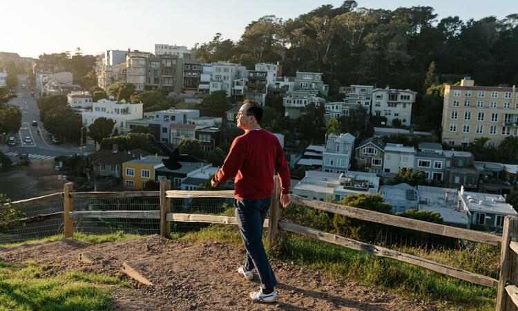 Yiao Xie, người Mỹ gốc Á, sống ở thành phố San Francisco, bang California. Ảnh: NY Times.