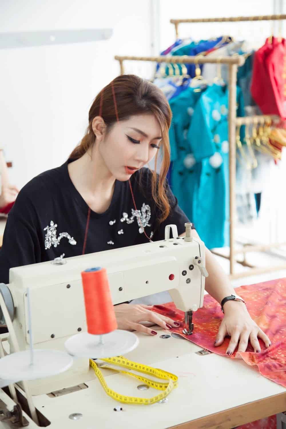  Ngọc Quyên làm khá nhiều công việc khi định cư tại Mỹ (Ảnh: FBVN). - Tin sao Viet - Tin tuc sao Viet - Scandal sao Viet - Tin tuc cua Sao - Tin cua Sao