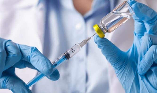Nhiều người gặp phản ứng phụ khi tiêm thử nghiệm vắc xin COVID-19 của Mỹ