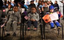 Mỹ sẽ dừng cấp quốc tịch cho trẻ sơ sinh nước ngoài
