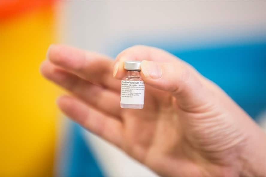 Mỹ sẽ tiêm chủng lô vaccine COVID-19 đầu tiên trong 24 giờ tới