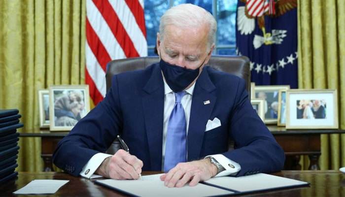 Tổng thống Biden ký hàng loạt sắc lệnh đảo ngược chính sách của ông Trump