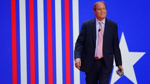 Đồng minh của ông Donald Trump bị các đảng viên Đảng Cộng hòa luận tội