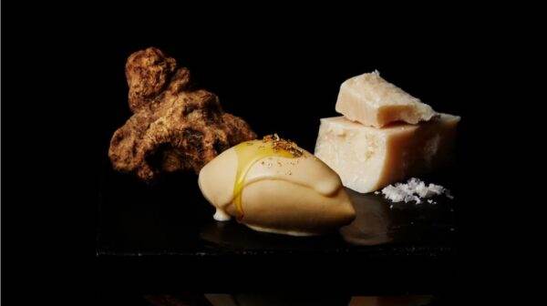 Món kem đắt nhất thế giới tại Nhật Bản có giá 150 triệu đồng