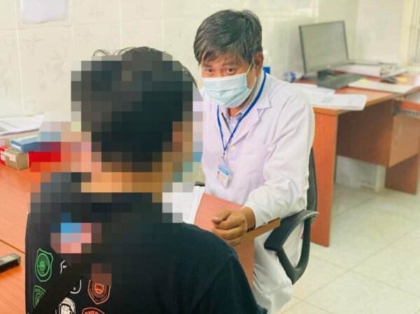 Khởi tố đối tượng lừa đảo bán 'suất đi chữa HIV ở Úc' với giá tiền tỉ