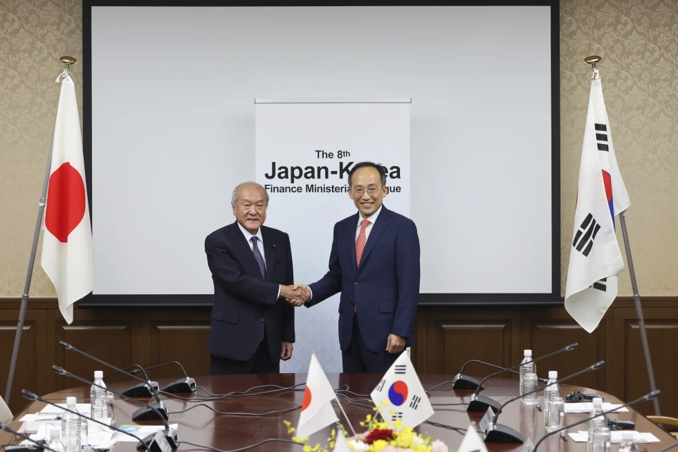 Nhật Bản và Hàn Quốc đồng ý nối lại thỏa thuận hoán đổi tiền tệ khi quan hệ ấm lên